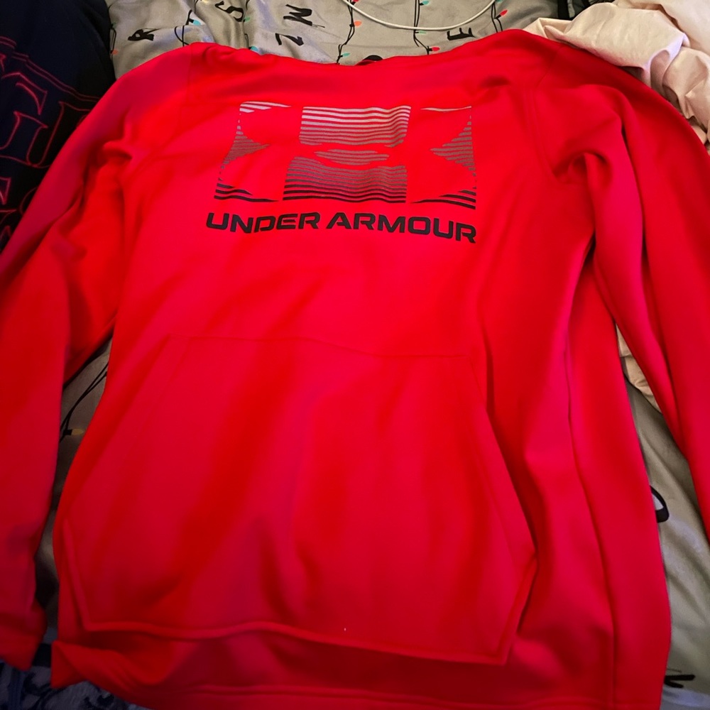 red Underarmor hoodie // small